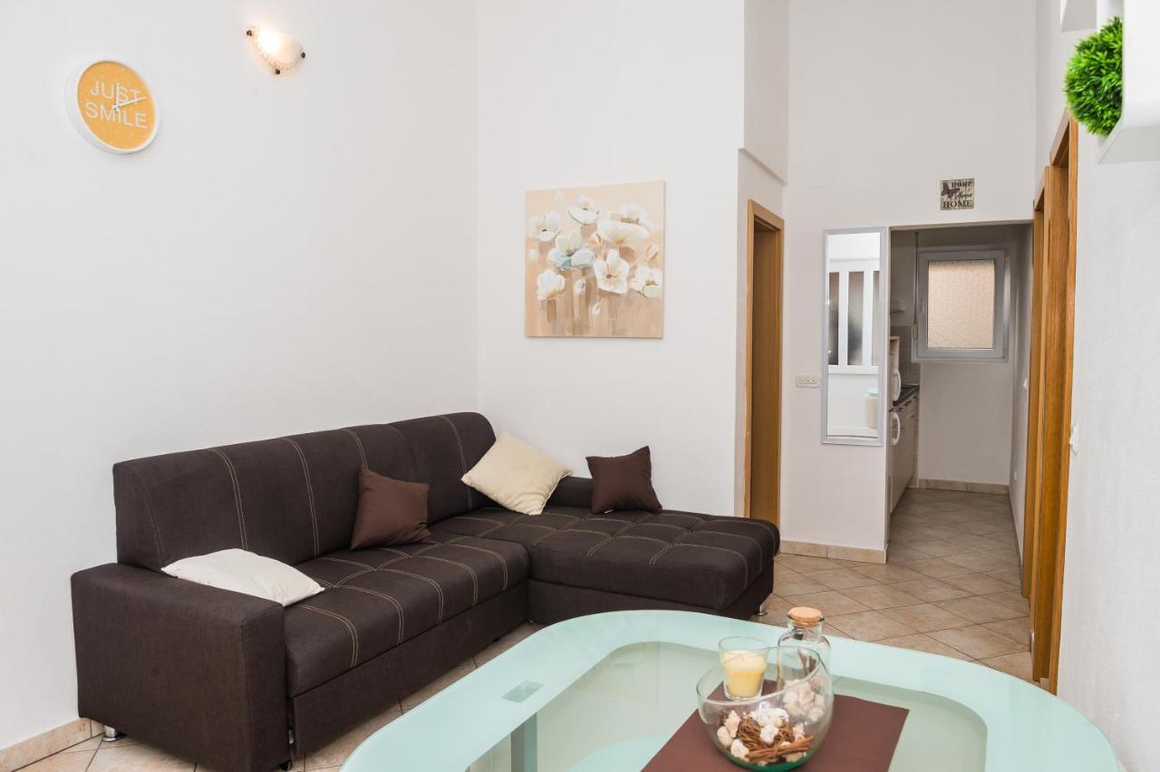 Apartments Slavka Рогозница Экстерьер фото